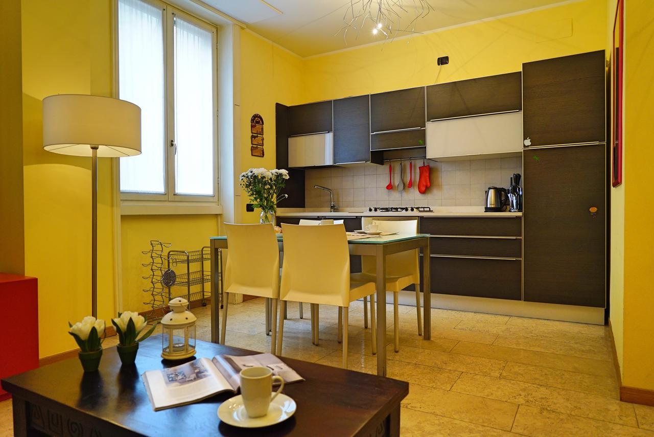 Duomo Apartment Milão Exterior foto