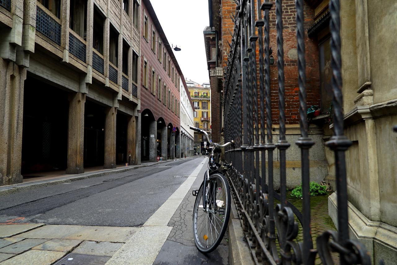 Duomo Apartment Milão Exterior foto